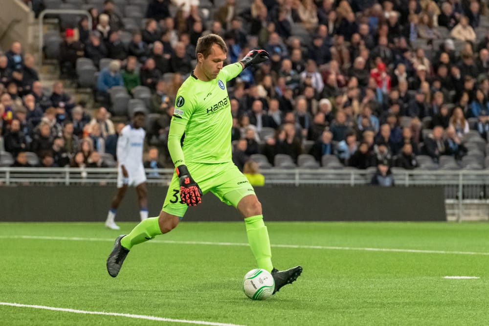 KAA Gent goalkeeper, D. Roef.