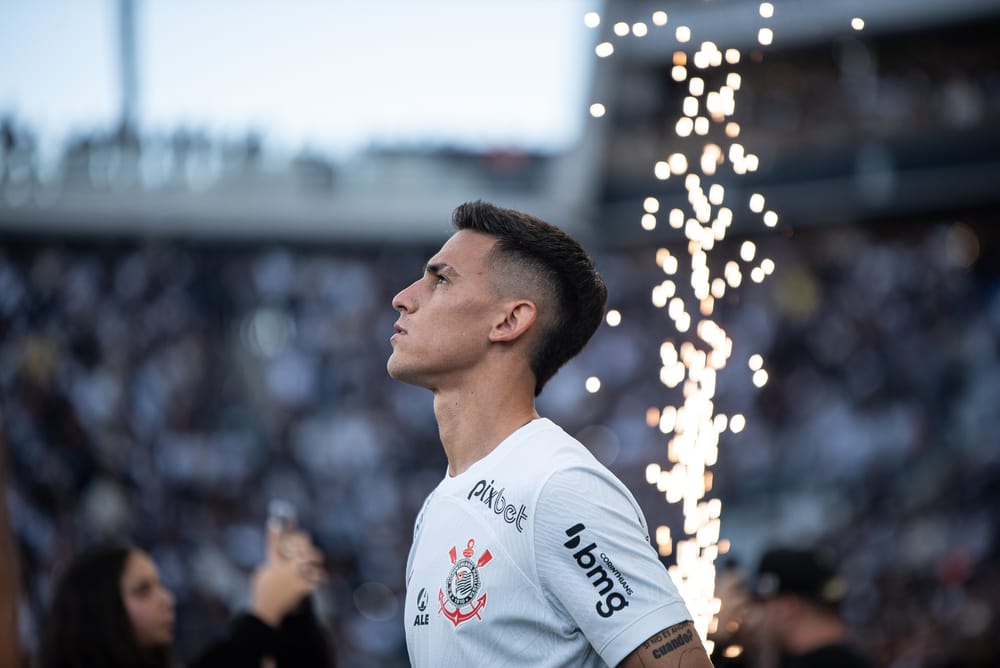 Matias Rojas, from Corinthians, in a match between Corinthians and America-MG.