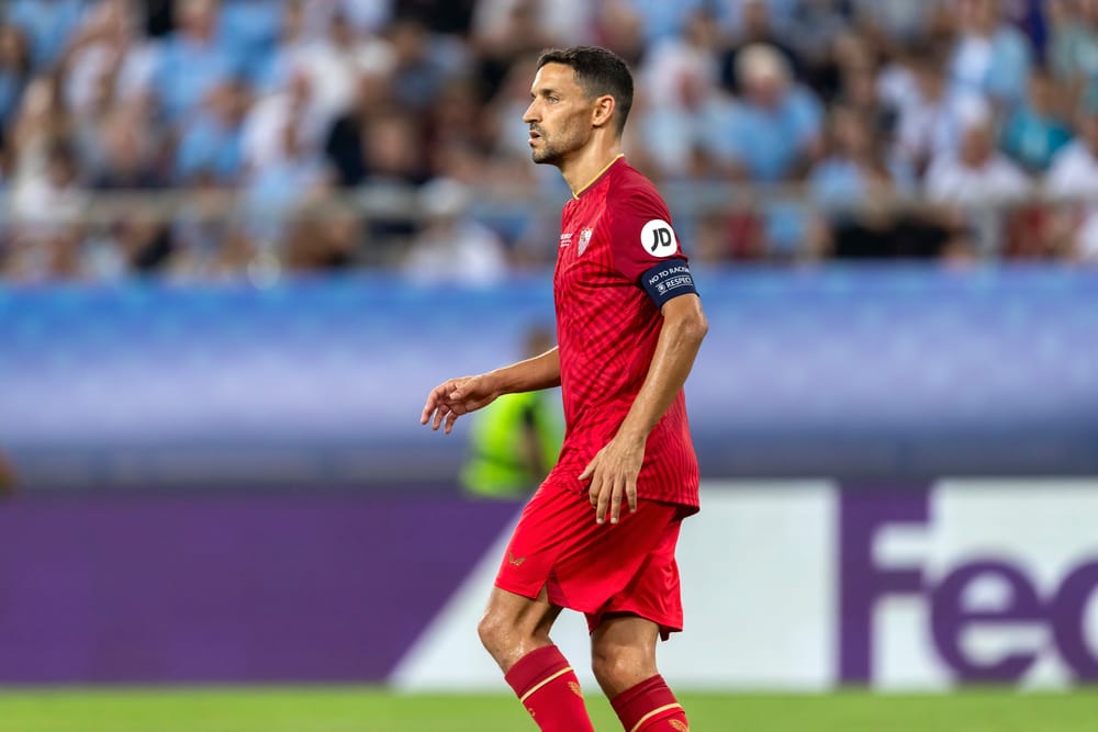Jesús Navas Signs Lifetime Contract.
