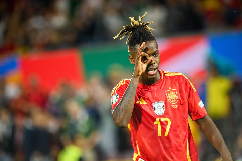 Arsenal Eyes Nico Williams Amid Barcelona Competition: Can They Secure the Rising Star?